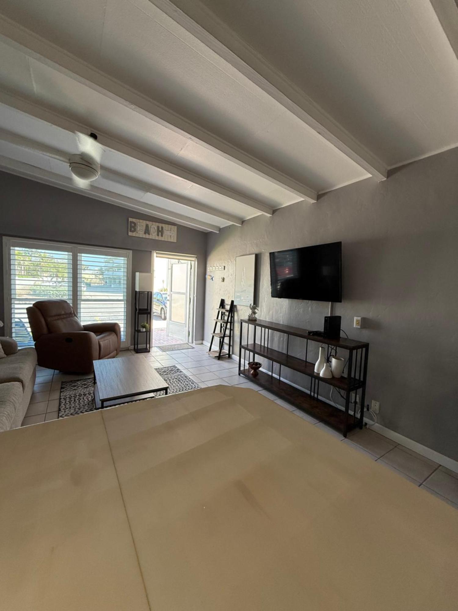 Sea Crest Aparthotel Point O'Rocks Εξωτερικό φωτογραφία